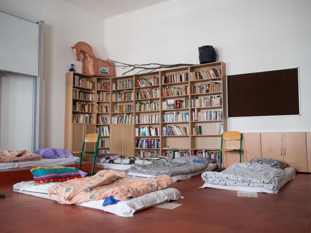 Hostel In School Praga Esterno foto