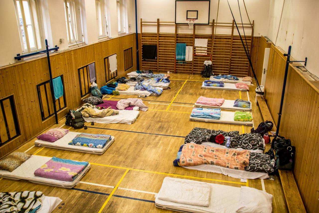 Hostel In School Praga Esterno foto